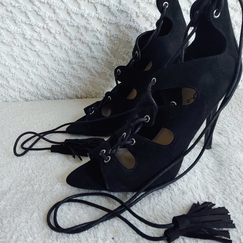 NWT QUPID Lace-Up Faux Suede w/ Tassled Long LegWrap Laces